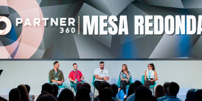 Mesa redonda Partner 360, alumnos, networking, estrategias digitales, marketing de afiliados.
