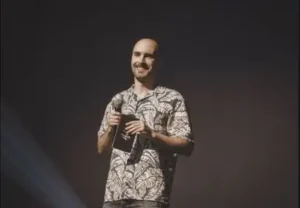 Dani Llamares, experto en SEO, marketing digital y ventas online, compartiendo estrategia y contenido educativo sobre cómo escalar ingresos con métodos probados en el mundo digital.